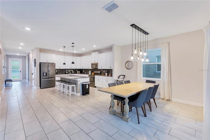 Image No.6-6 Bed Property for sale