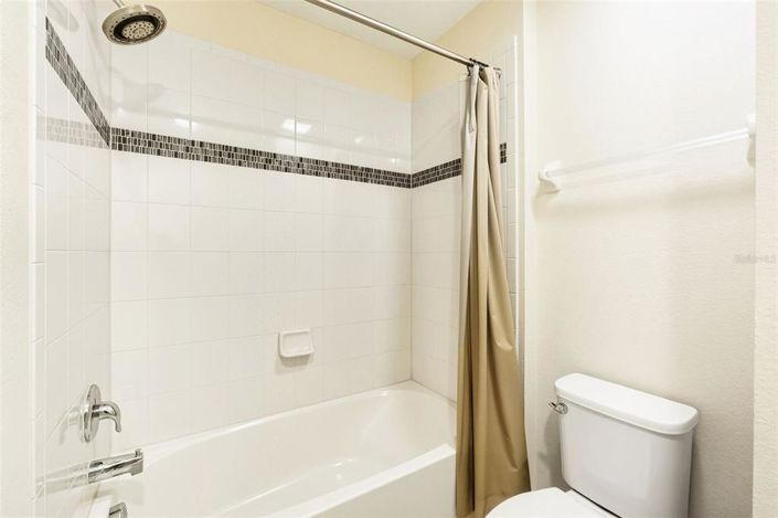 Image No.12-5 Bed Property for sale