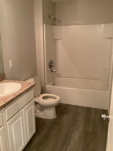 Image No.36-5 Bed Property for sale