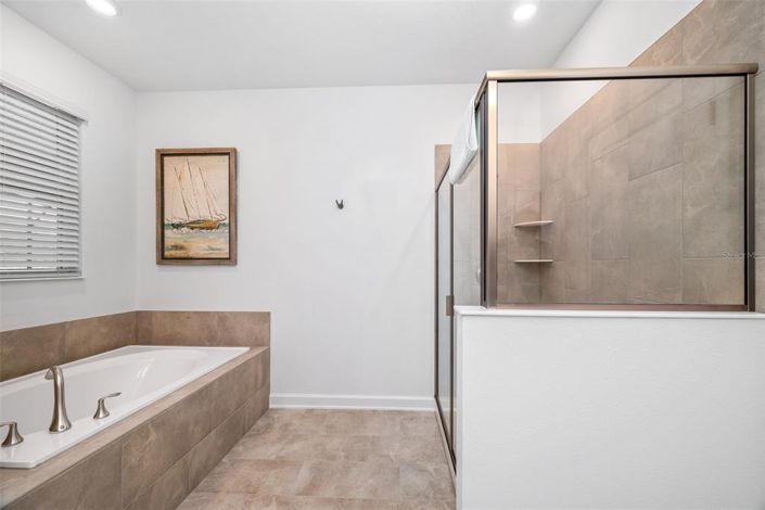 Image No.18-8 Bed Property for sale