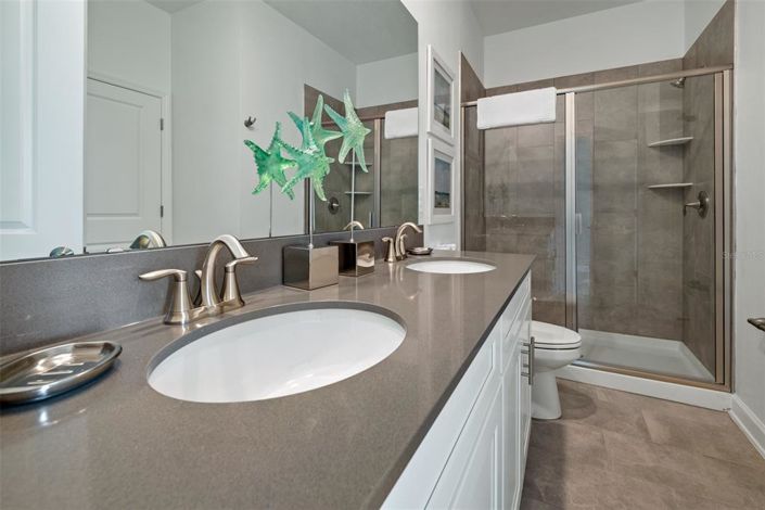 Image No.25-8 Bed Property for sale