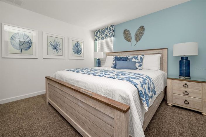 Image No.27-8 Bed Property for sale