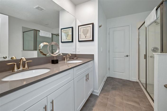 Image No.36-8 Bed Property for sale