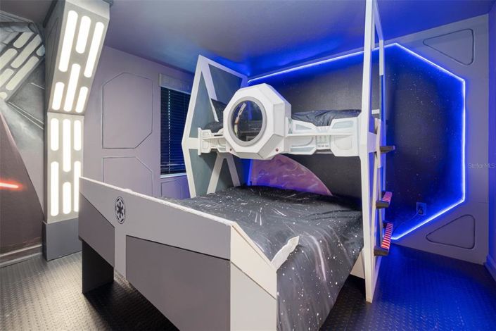 Image No.37-8 Bed Property for sale