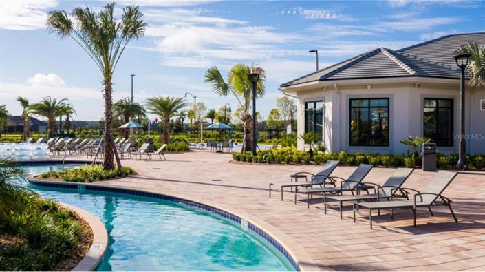 Image No.73-8 Bed Property for sale