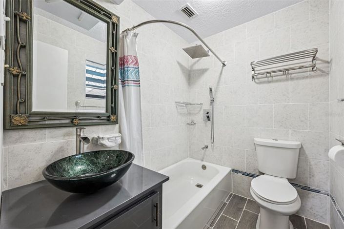 Image No.20-3 Bed Property for sale