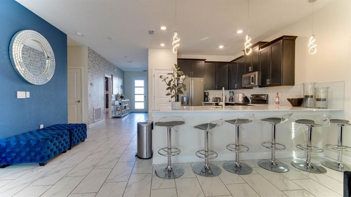 Image No.63-7 Bed Property for sale