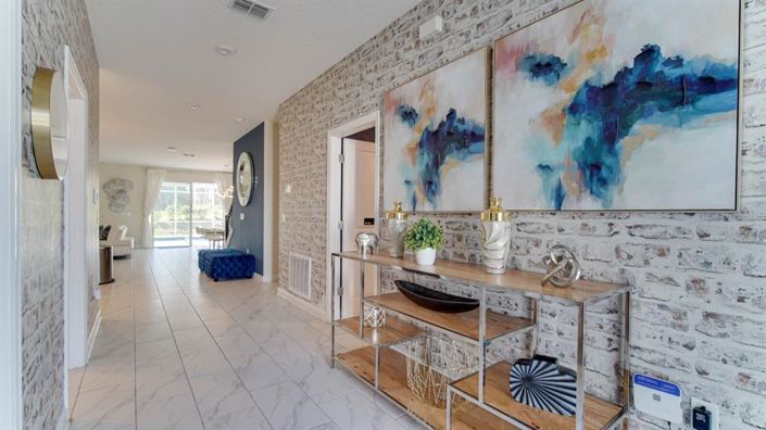 Image No.65-7 Bed Property for sale