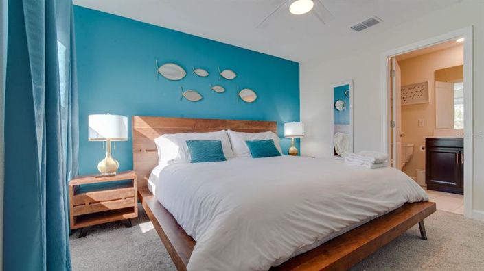 Image No.9-7 Bed Property for sale