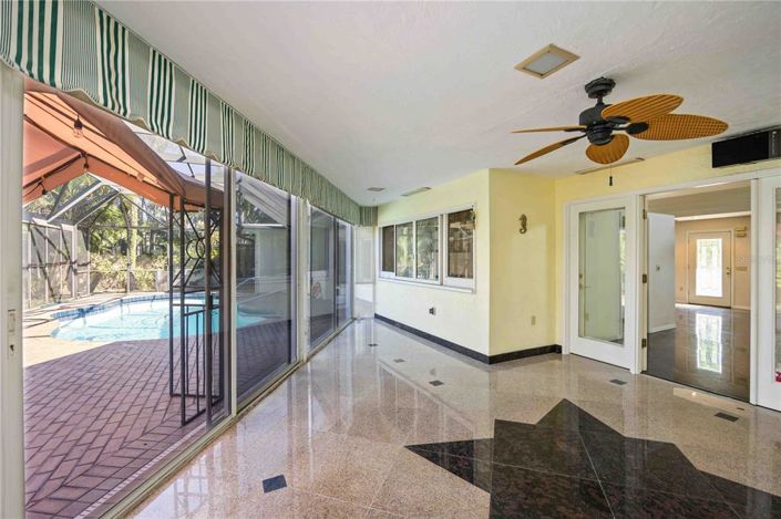 Image No.10-3 Bed Property for sale