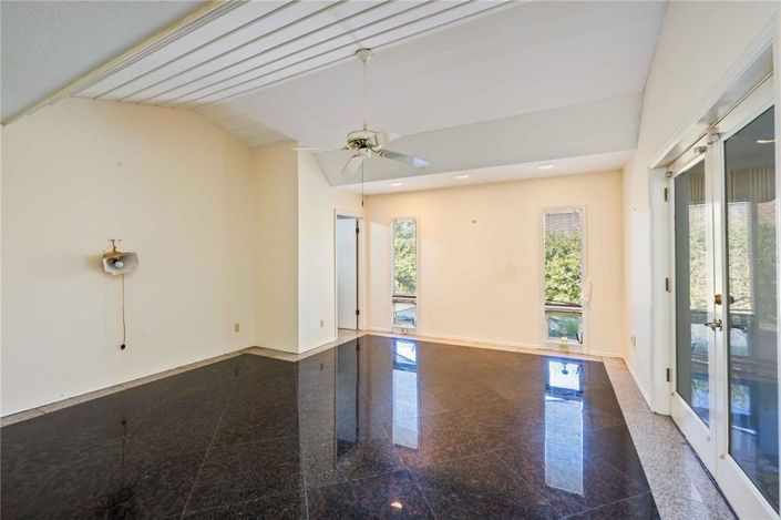 Image No.11-3 Bed Property for sale