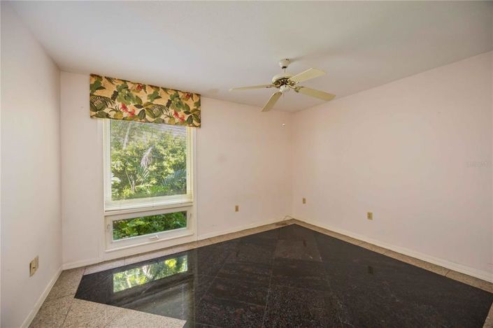 Image No.17-3 Bed Property for sale