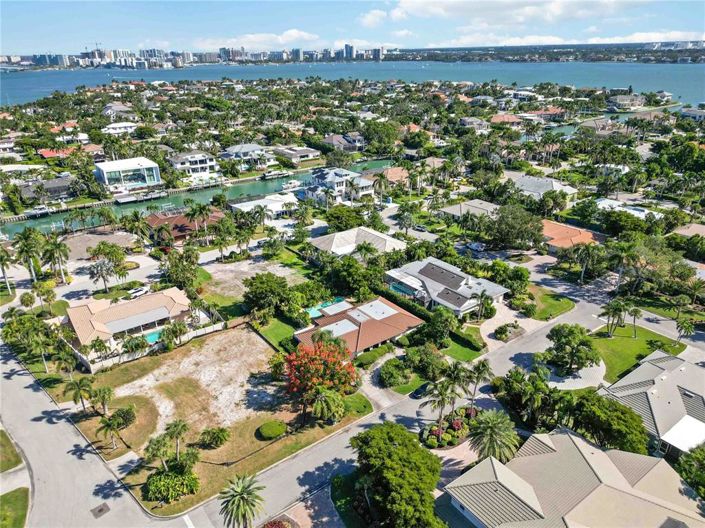 Image No.27-3 Bed Property for sale