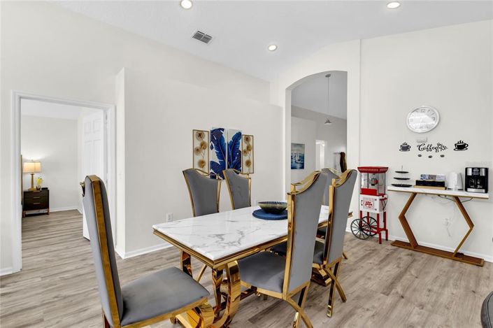 Image No.6-Propriété de 4 chambres à vendre à Davenport