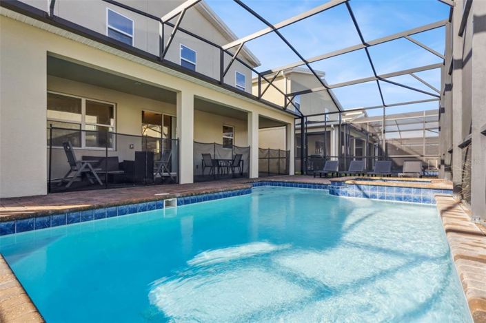 Image No.2-Propriété de 6 chambres à vendre à Kissimmee