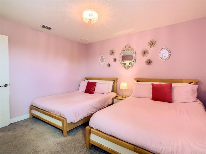 Image No.66-9 Bed Property for sale