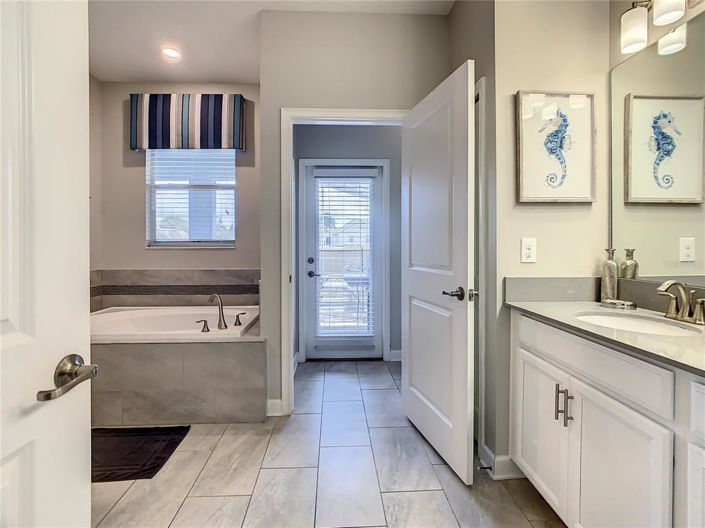 Image No.73-9 Bed Property for sale