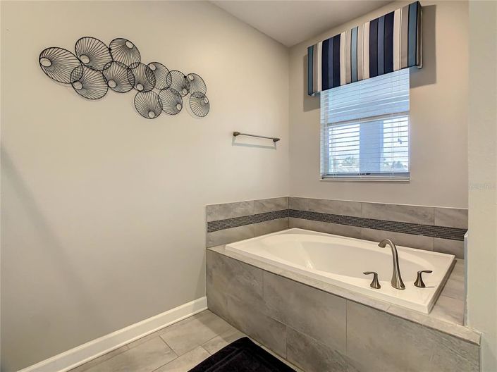 Image No.74-9 Bed Property for sale