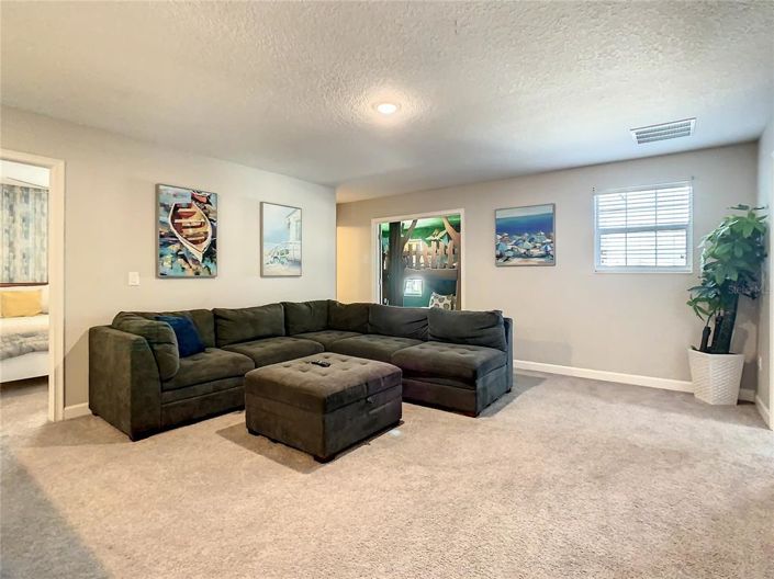 Image No.81-9 Bed Property for sale