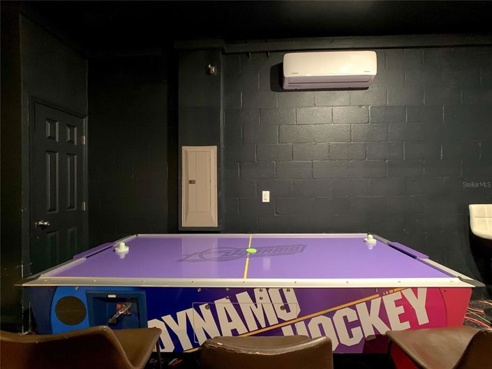 Image No.90-9 Bed Property for sale