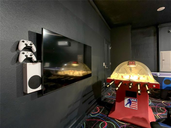 Image No.93-9 Bed Property for sale