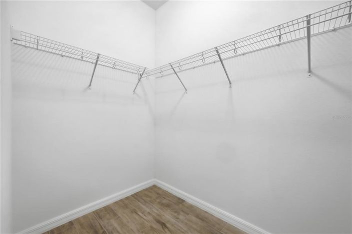 Image No.17-4 Bed Property for sale