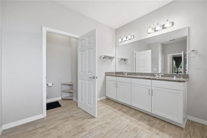 Image No.18-4 Bed Property for sale