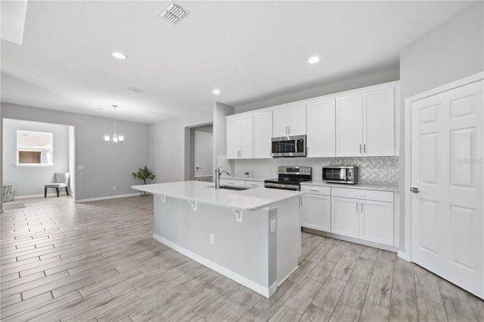 Image No.32-4 Bed Property for sale