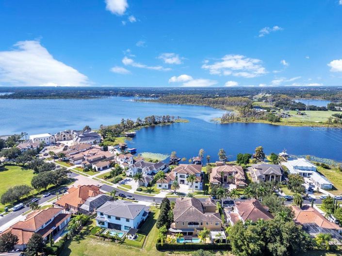 Image No.2-Propriété de 5 chambres à vendre à Orlando