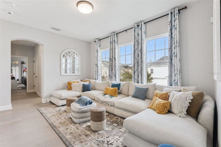 Image No.28-3 Bed Property for sale