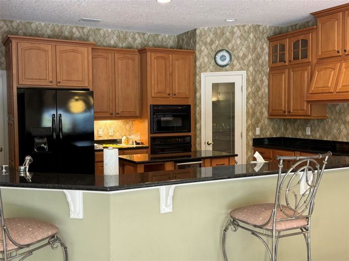 Image No.14-5 Bed Property for sale