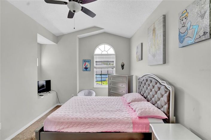 Image No.20-5 Bed Property for sale