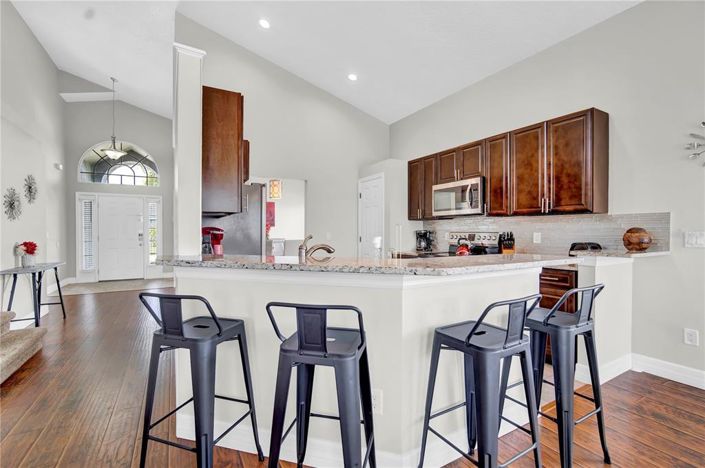 Image No.6-5 Bed Property for sale