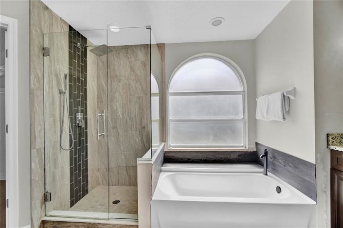 Image No.9-5 Bed Property for sale