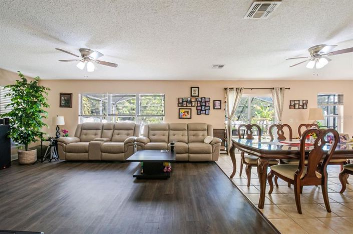 Image No.9-4 Bed Property for sale