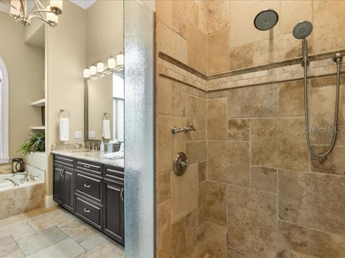 Image No.17-Propriété de 6 chambres à vendre à Reunion