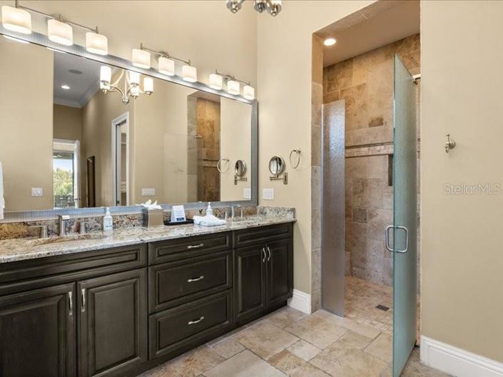 Image No.18-Propriété de 6 chambres à vendre à Reunion