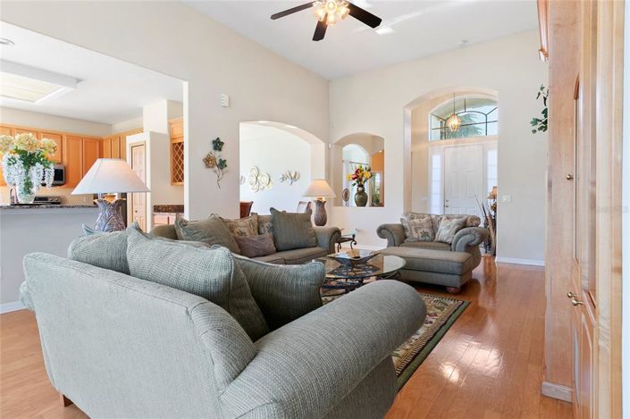 Image No.10-3 Bed Property for sale