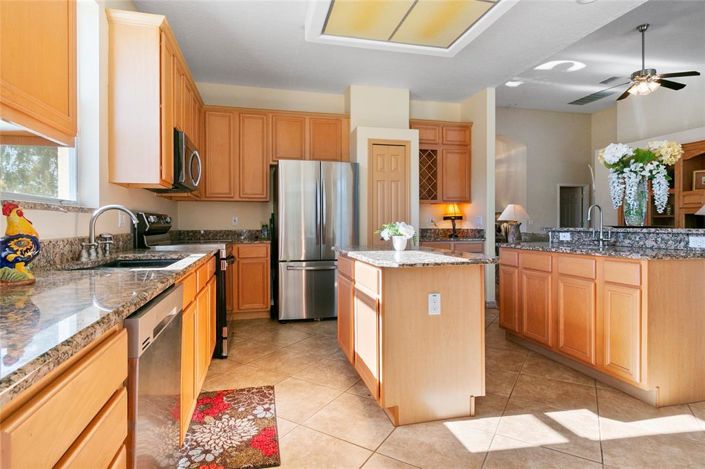 Image No.12-3 Bed Property for sale