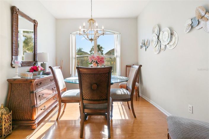 Image No.17-3 Bed Property for sale