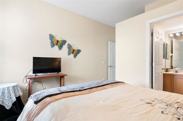 Image No.30-3 Bed Property for sale