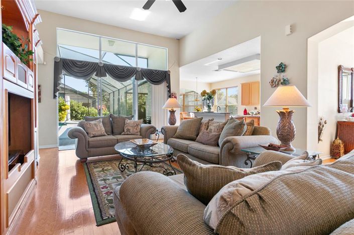 Image No.7-3 Bed Property for sale