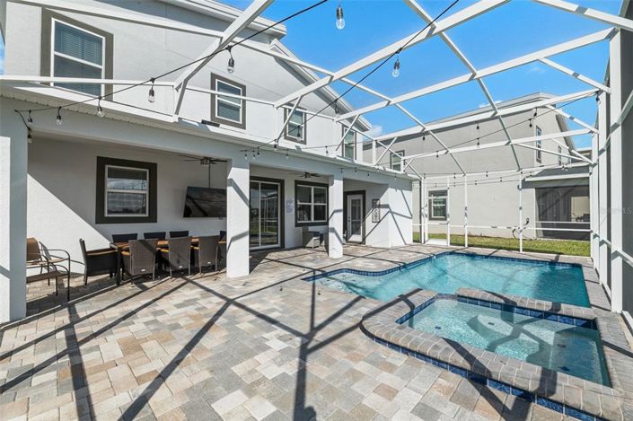 Image No.19-7 Bed Property for sale