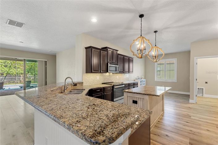 Image No.10-4 Bed Property for sale