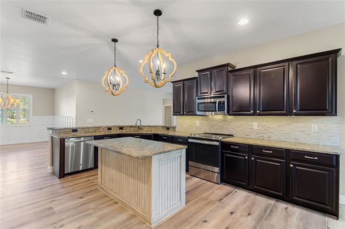 Image No.13-4 Bed Property for sale