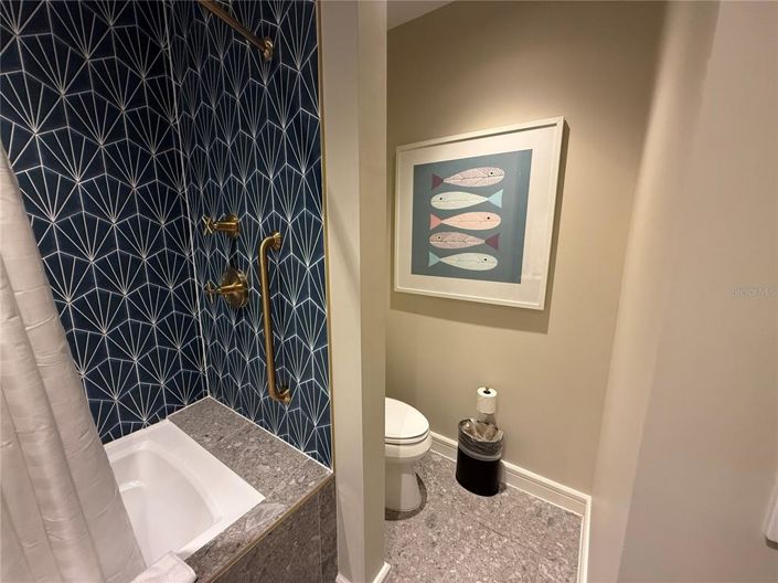 Image No.25-2 Bed Property for sale