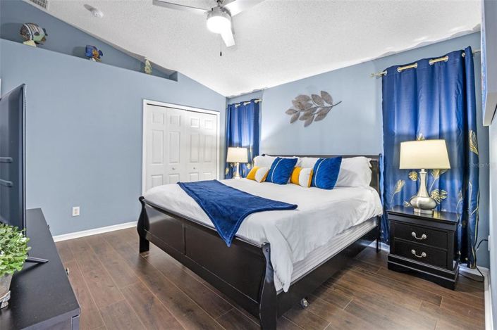 Image No.24-5 Bed Property for sale