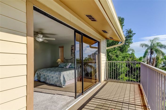 Image No.23-2 Bed Townhouse for sale