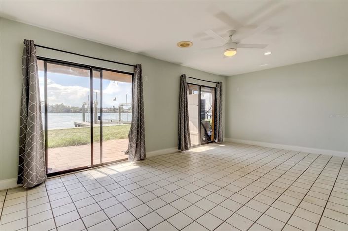 Image No.38-2 Bed Townhouse for sale