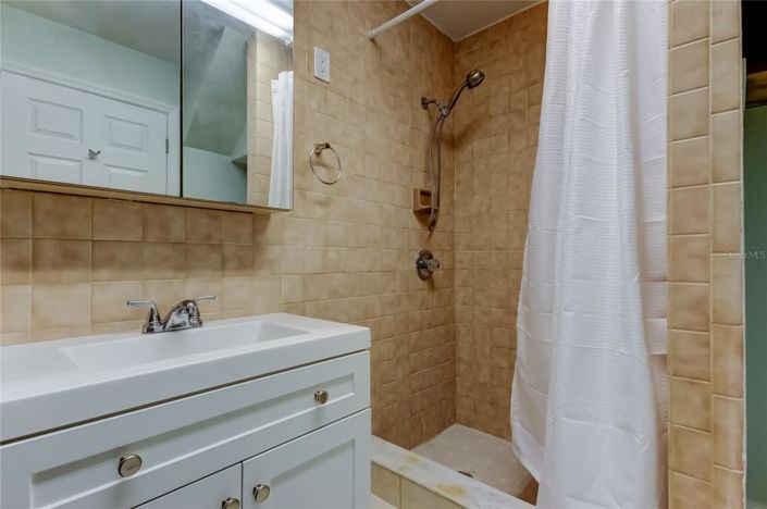 Image No.40-2 Bed Townhouse for sale